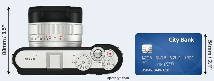 X-U Typ 113 versus credit card top view