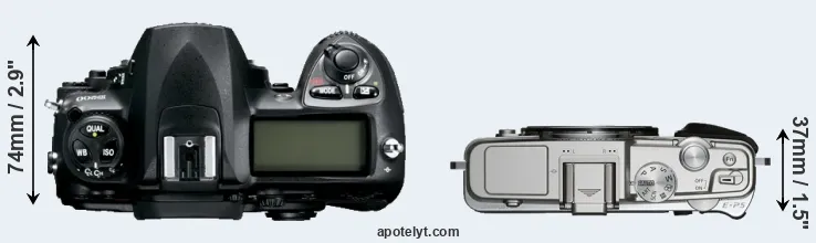 Compare D200 versus E-P5 top
